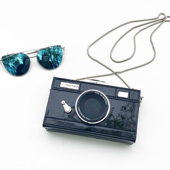 New Compact Handbag In The Shape Of A Camera - Picture 1 of 8